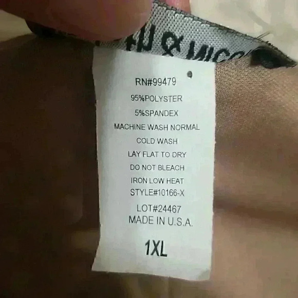 Elizabeth & Nicole Pleated Dress - Picture 8 of 9